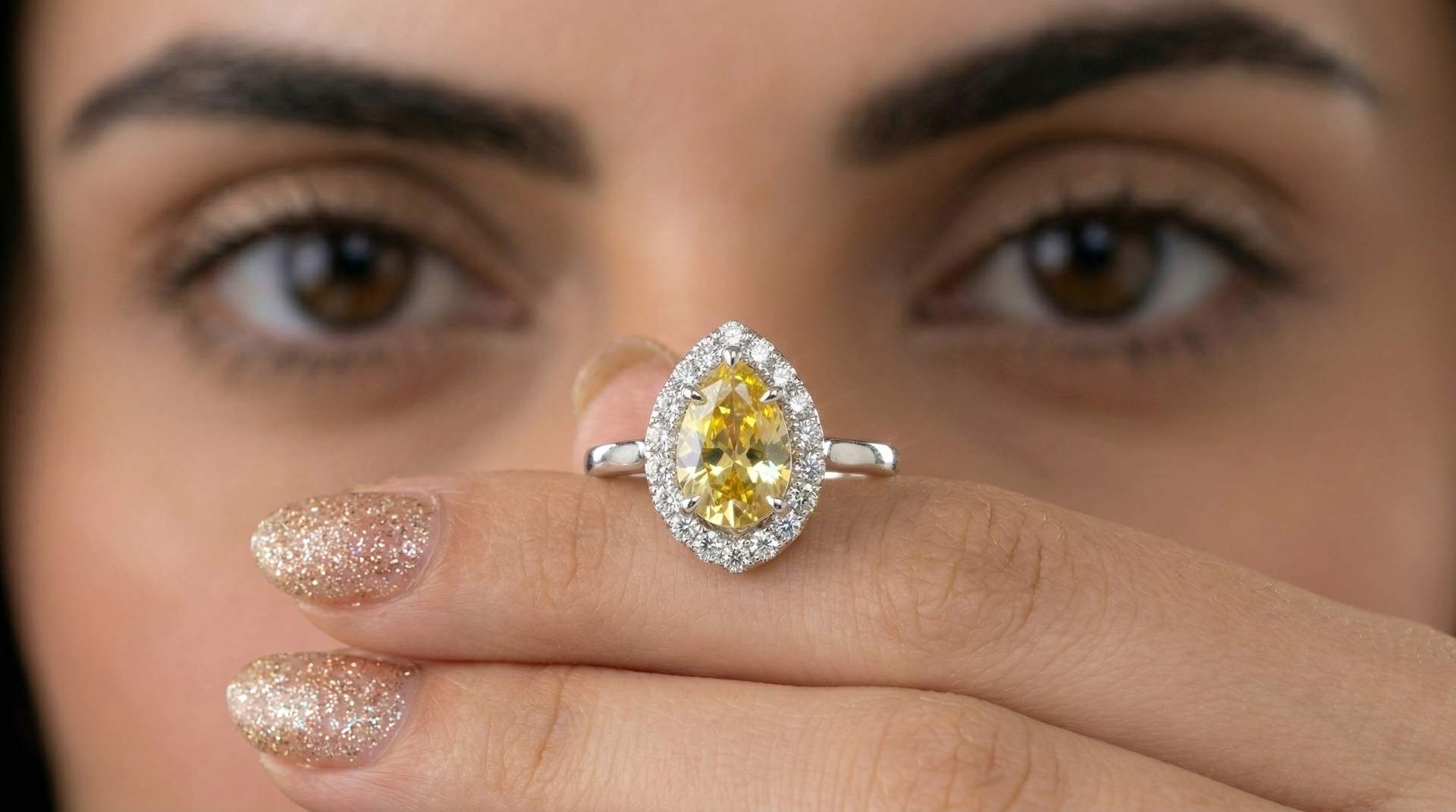 Golden Dewdrop Halo Ring | Ushve